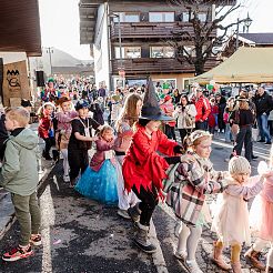 Faschingsdienstag in Ellmau im Dorfzentrum