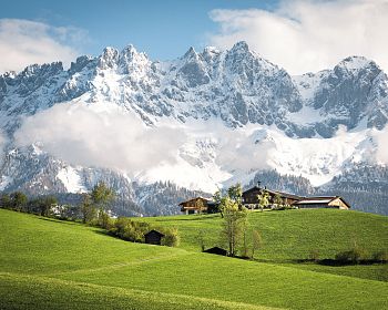 fruehling-schnee-wiese-wilder-kaiser-foto-mathaeus-gartner-2-1