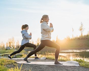 wilder-kaiser-aktive-erholung-yoga-astbergsee-sommer2022-carmenhuter-12-1