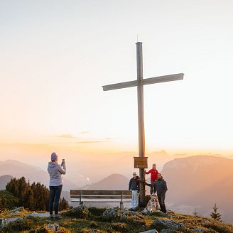 wilderkaiser-familie-wandern-sonnenuntergang-brandstadl-sommer2023-foto-carmenhuter-15-5