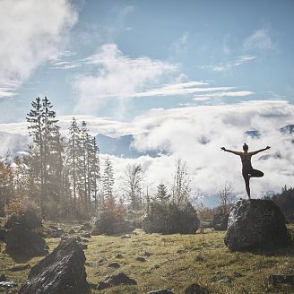 Yoga am Steinkreis am Wilden Kaiser zum Entschleunigen